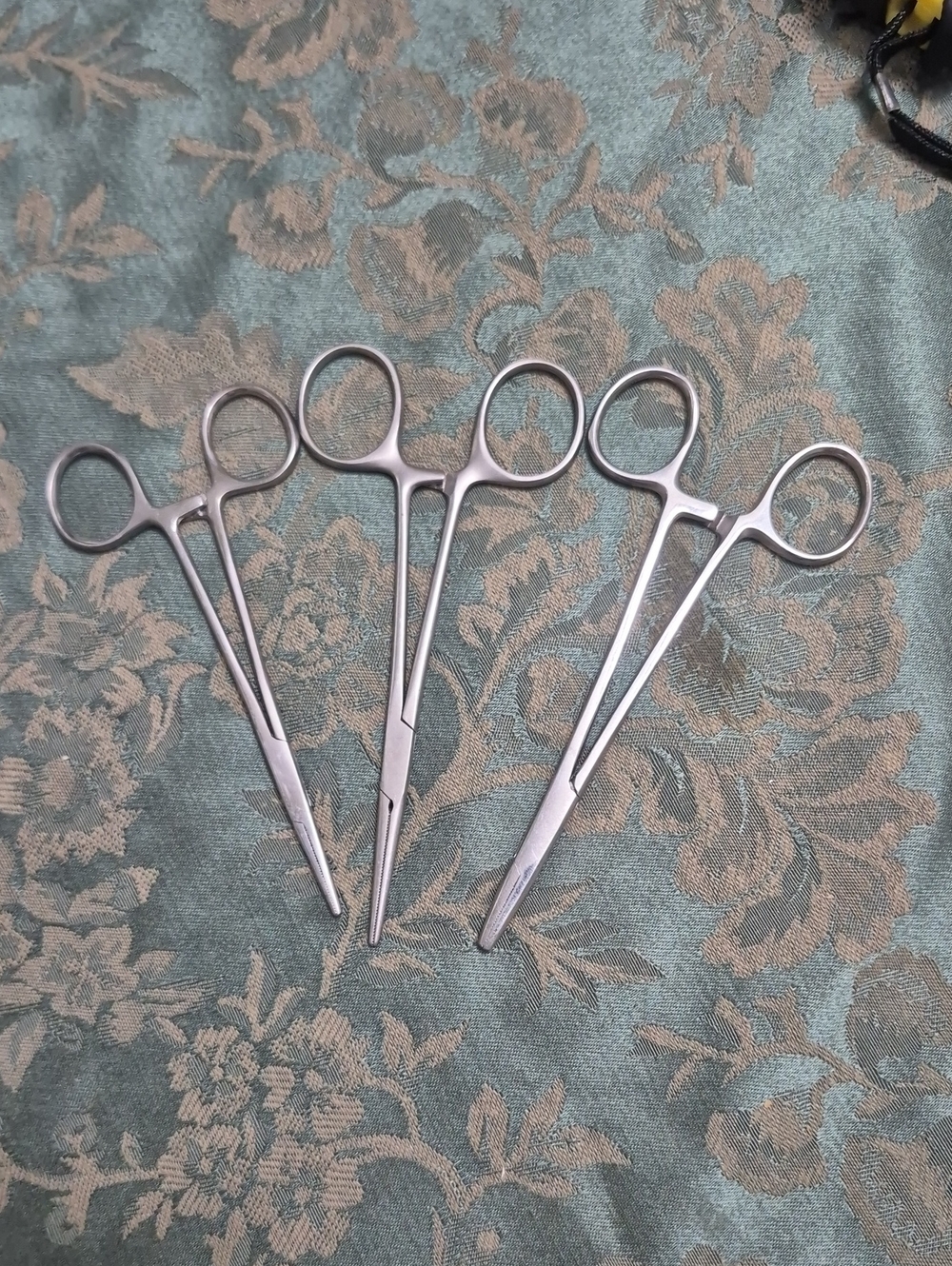 3 Medical Instruments (Hemostats)